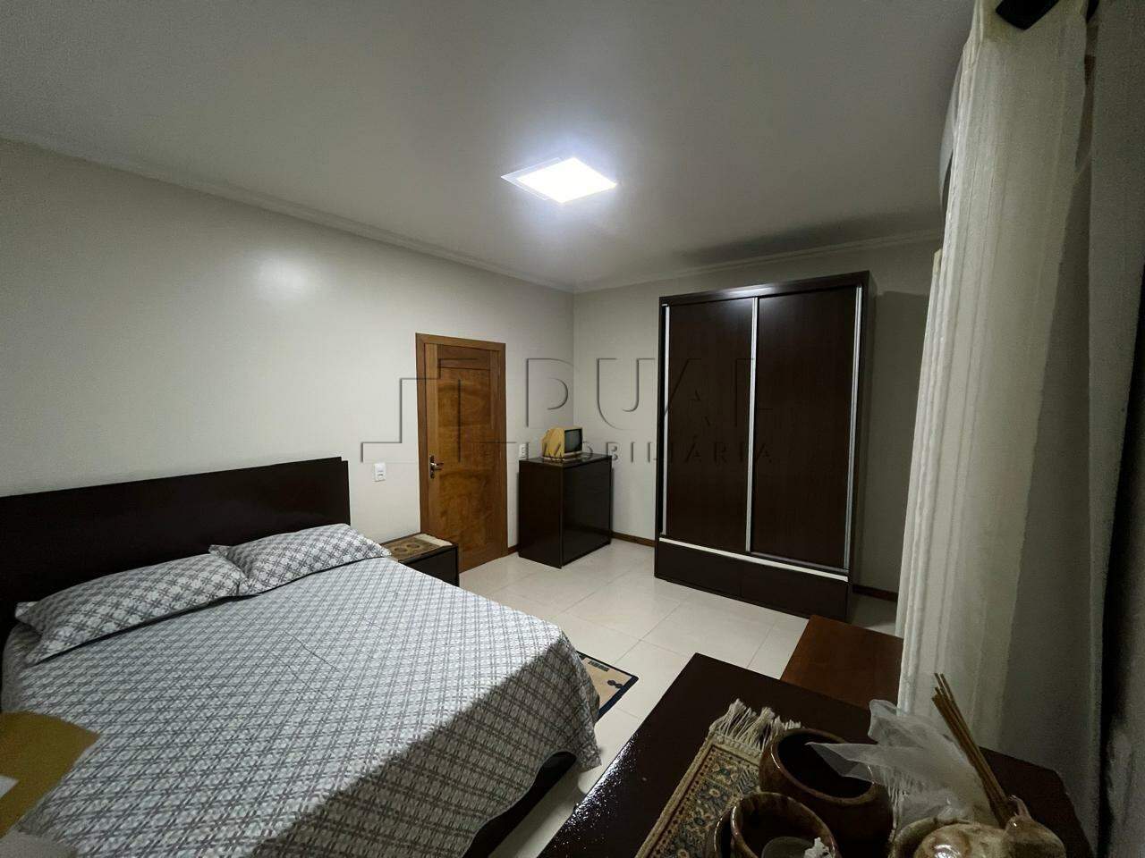 Imagem Casa com ótima localização à venda no bairro Nova Brasília.