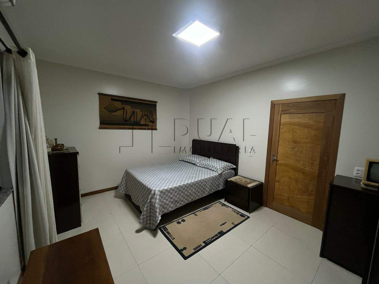 Imagem Casa com ótima localização à venda no bairro Nova Brasília.