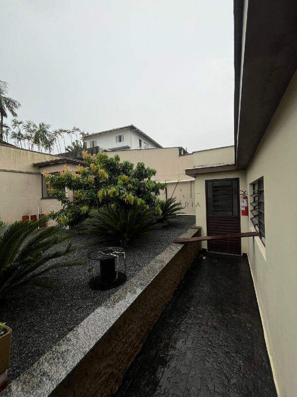 Imagem Casa com ótima localização à venda no bairro Nova Brasília.