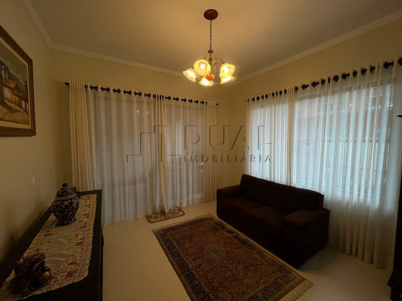 Imagem Casa com ótima localização à venda no bairro Nova Brasília.