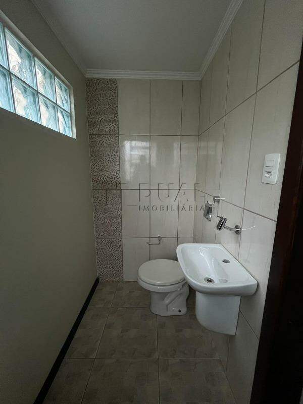 Imagem Casa com ótima localização à venda no bairro Nova Brasília.