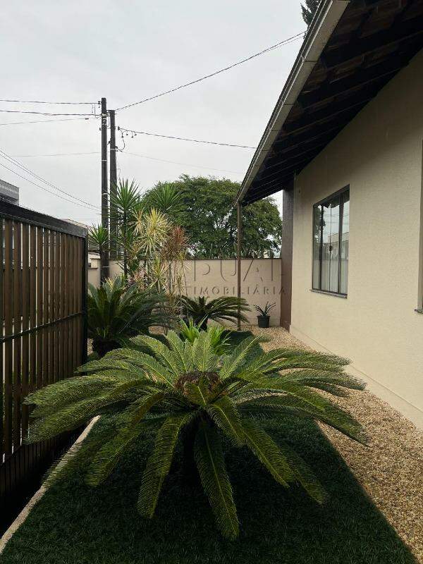 Imagem Casa com ótima localização à venda no bairro Nova Brasília.