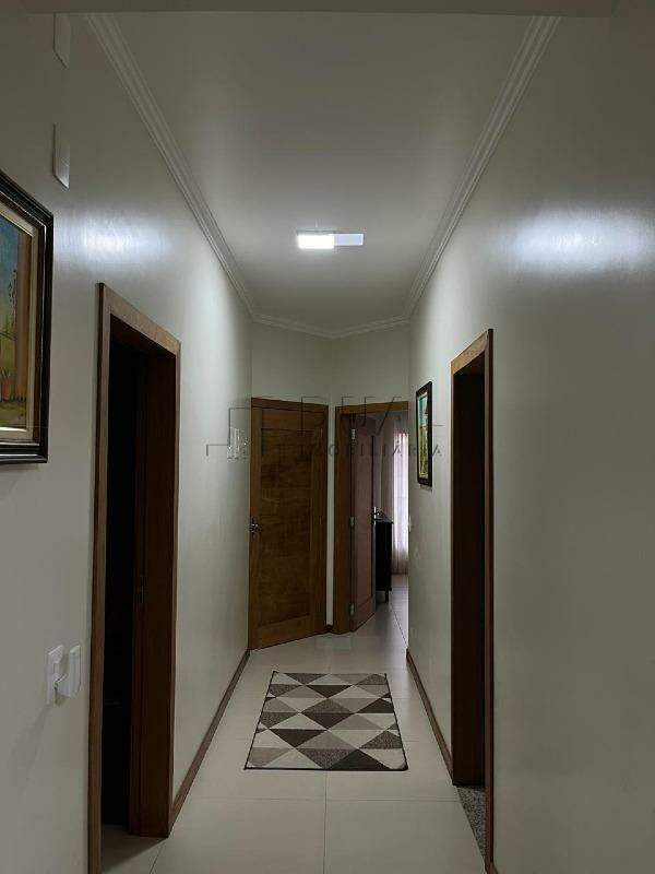 Imagem Casa com ótima localização à venda no bairro Nova Brasília.