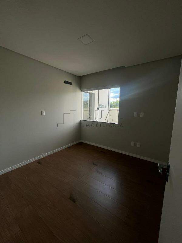 Imagem Geminado com suíte + 02 dormitórios com 108,00m² à venda no bairro Jaraguá 84 em Jaraguá do Sul