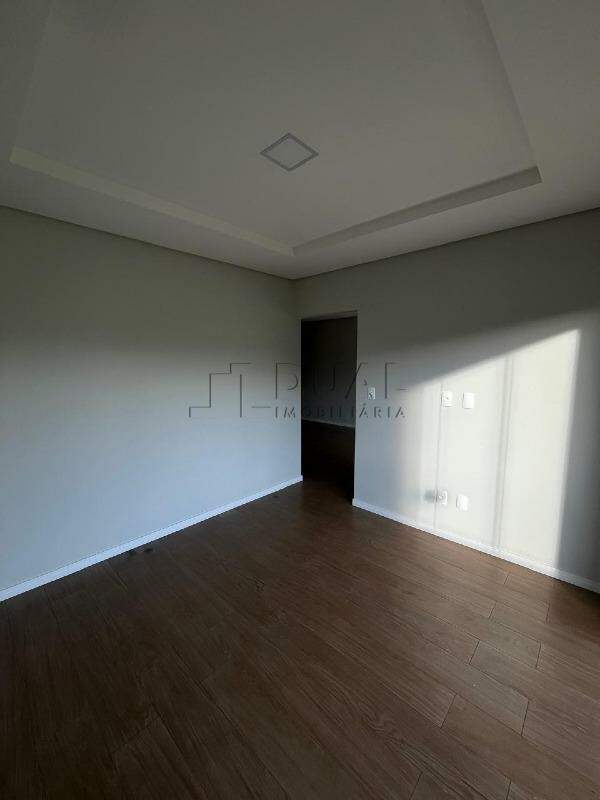 Imagem Geminado com suíte + 02 dormitórios com 108,00m² à venda no bairro Jaraguá 84 em Jaraguá do Sul