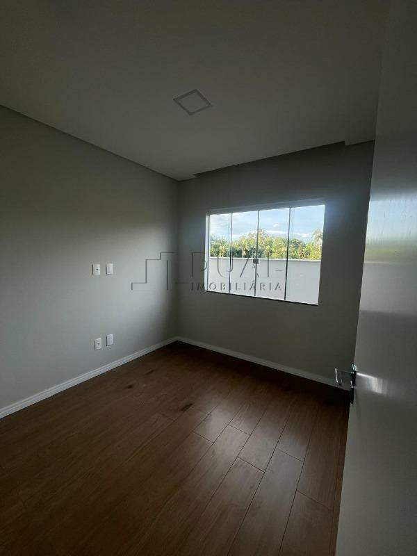 Imagem Geminado com suíte + 02 dormitórios com 108,00m² à venda no bairro Jaraguá 84 em Jaraguá do Sul