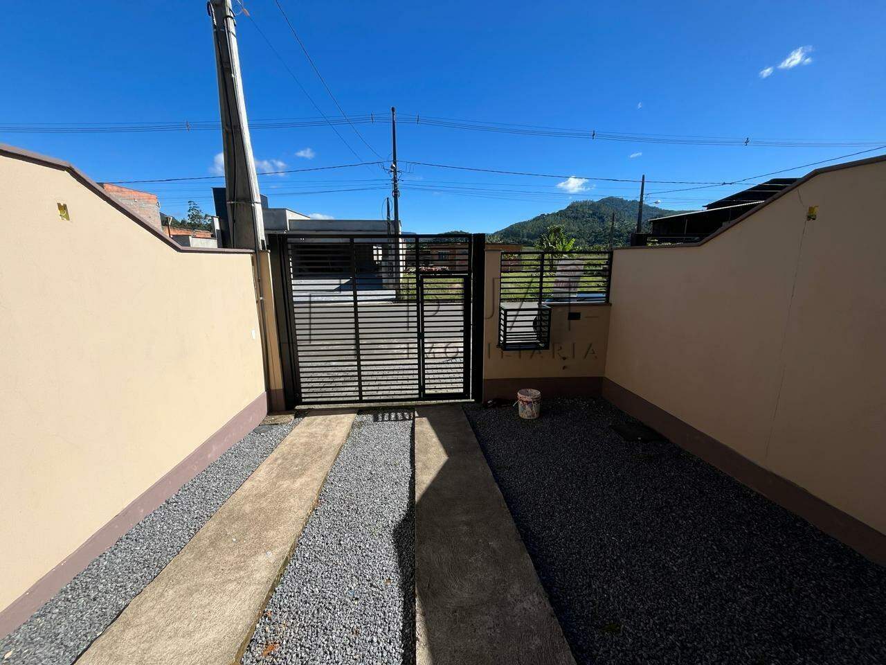 Imagem Geminado sobrado com 97m² à venda no bairro Jaraguá 99 em Jaraguá do Sul