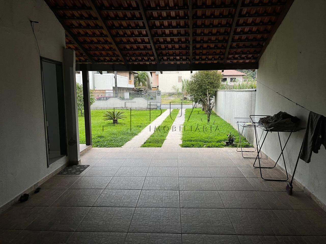 Imagem Casa à venda com 3 dormitórios no bairro São Luís em Jaraguá do Sul