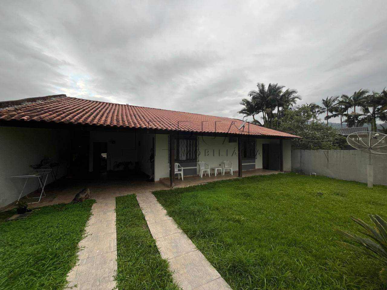 Imagem Casa à venda com 3 dormitórios no bairro São Luís em Jaraguá do Sul