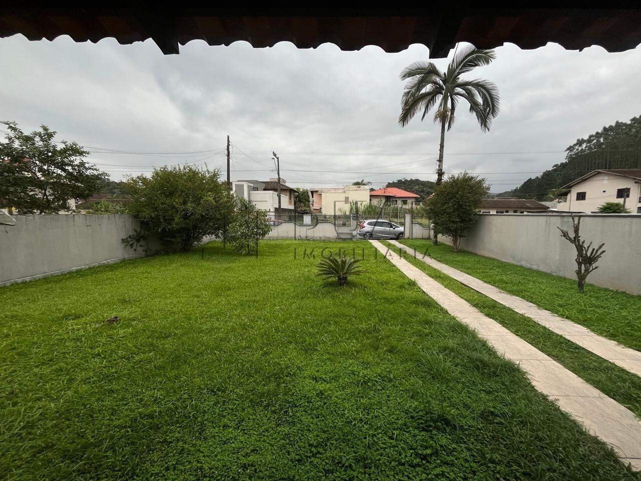 Imagem Casa à venda com 3 dormitórios no bairro São Luís em Jaraguá do Sul