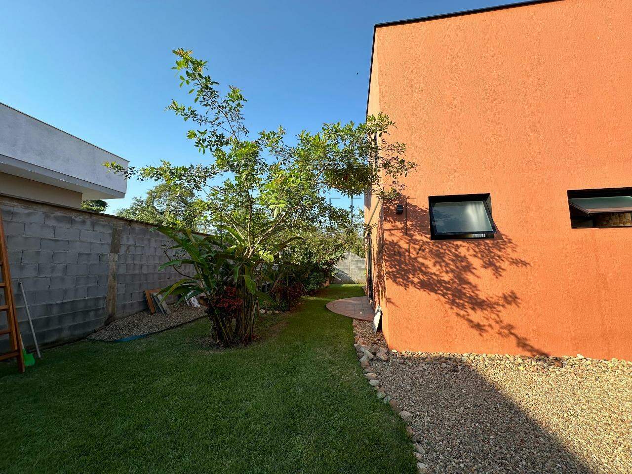 Imagem Casa Semi Mobiliada à Venda no Três Rios do Sul – 4 Dormitórios e Amplo Terreno