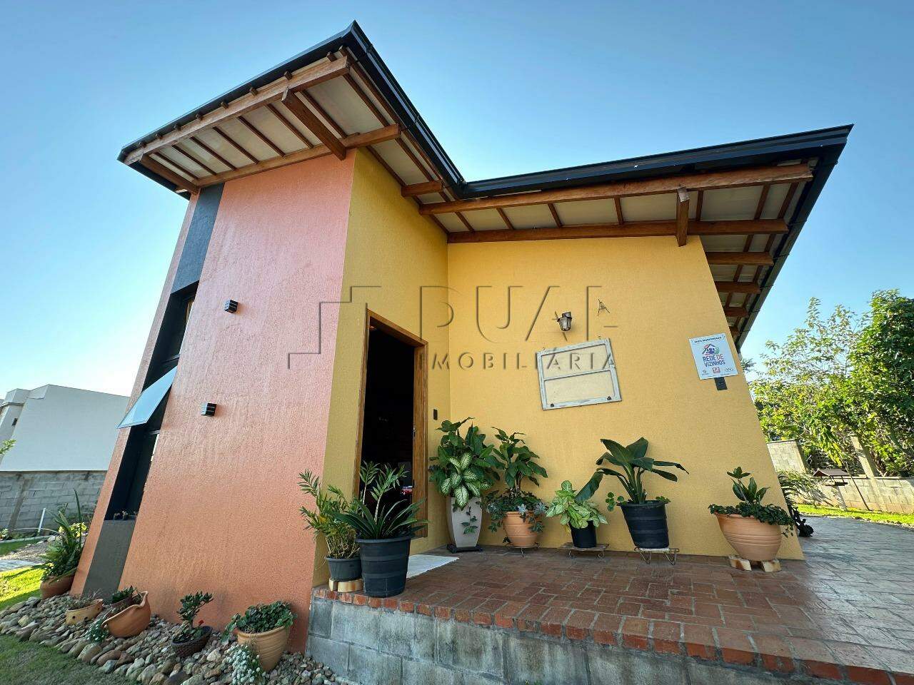 Casa Semi Mobiliada à Venda no Três Rios do Sul – 4 Dormitórios e Amplo Terreno