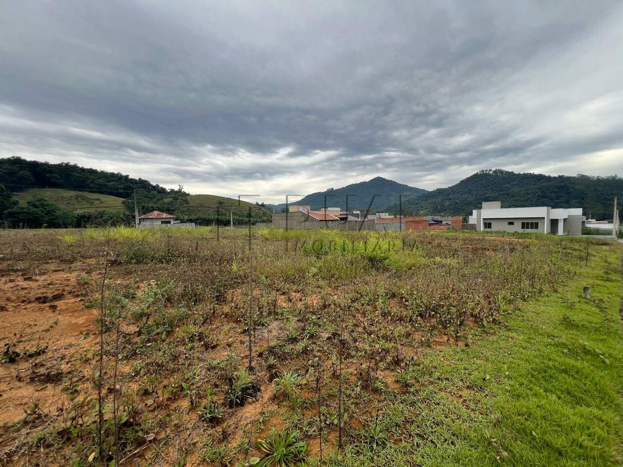 Terreno Plano à Venda no Bairro Jaraguá 84 – Loteamento Residencial, Asfaltado e Livre de Enchentes!