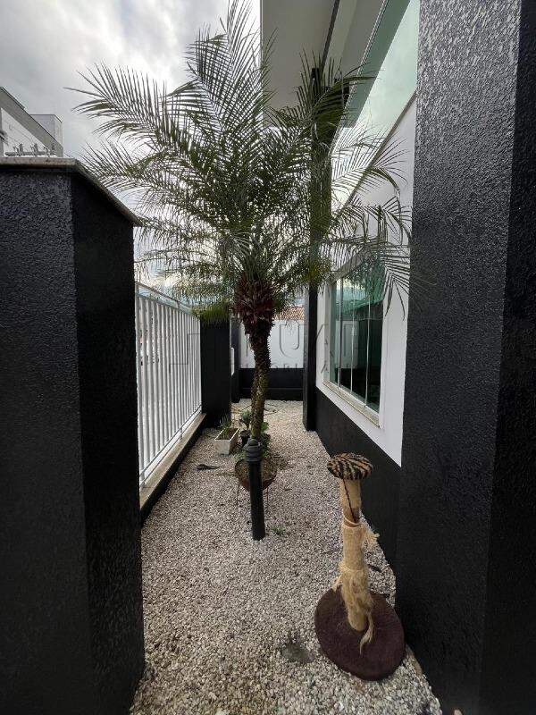  Casa à venda no bairro Vila Baependi em Jaraguá do sul.