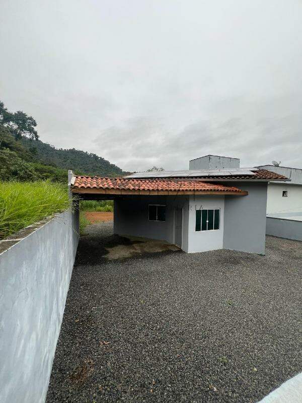 Imagem Casa a venda com 2 dormitórios no bairro Amizade em Jaraguá do Sul