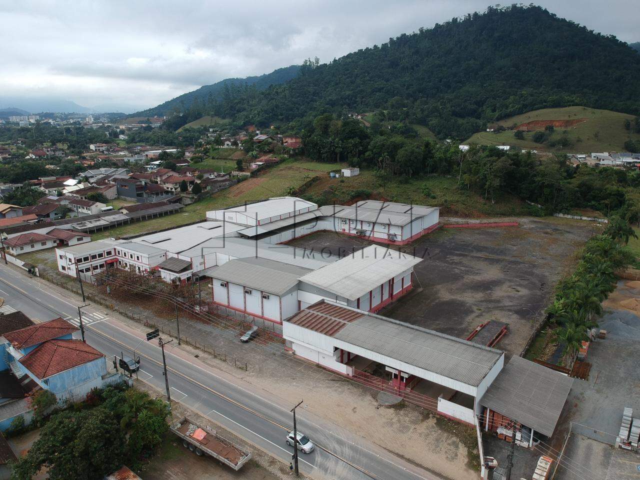 Galpão Frigorífico para venda na Barra do Rio Cerro com 5.450,26 m² e Terreno com 18.106,25 m²