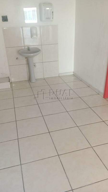 Imagem Galpão Frigorífico para venda na Barra do Rio Cerro com 5.450,26 m² e Terreno com 18.106,25 m²