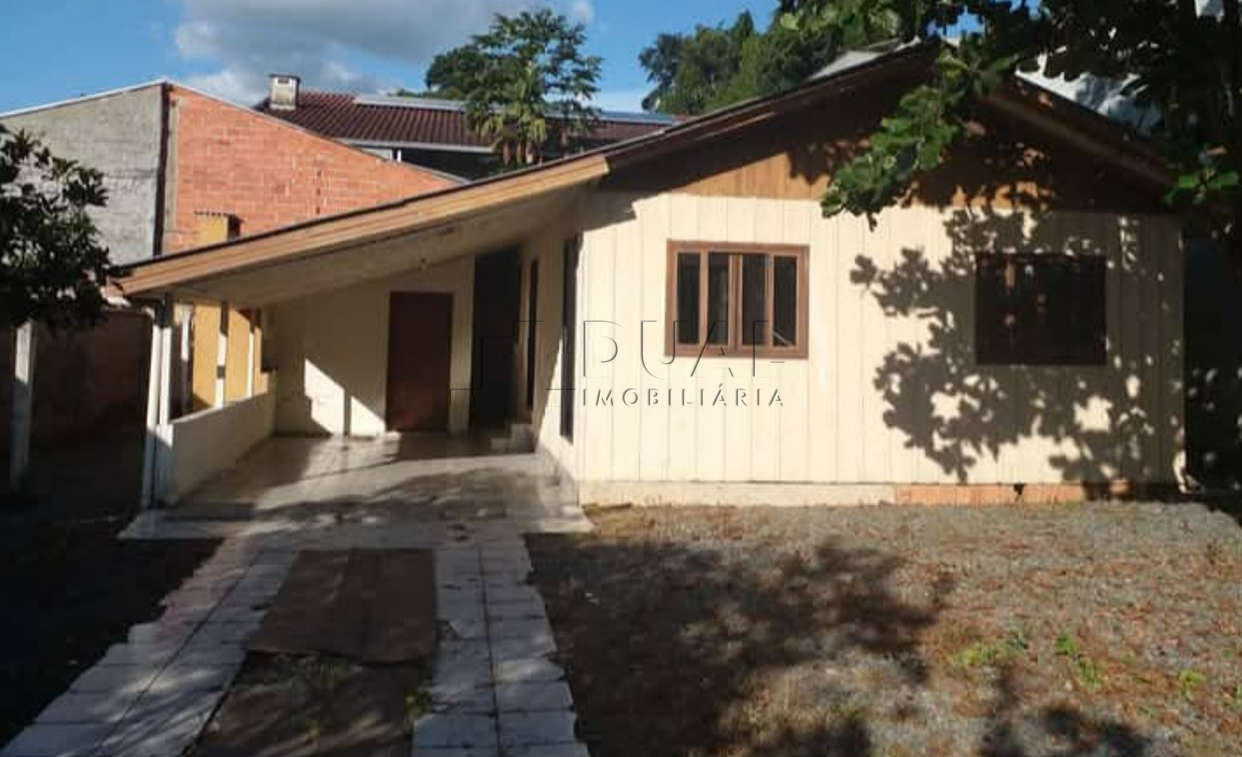 Imagem Terreno com casa de madeira próximo ao Parque da Inovação em Jaraguá do Sul