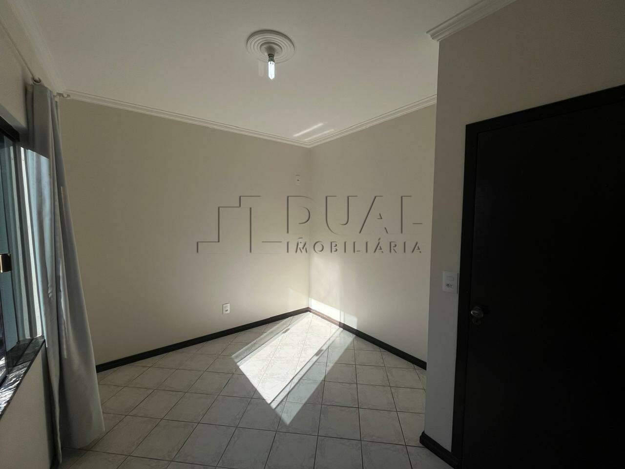 Imagem Casa com 3 dormitórios à venda no bairro Rau em Jaraguá do Sul.