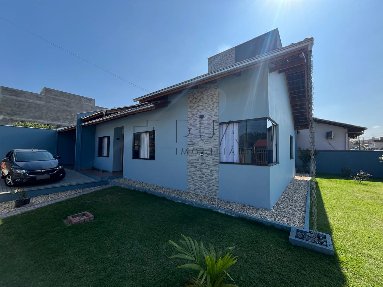 Casa à venda no bairro Tifa Martins em Jaraguá do Sul.
