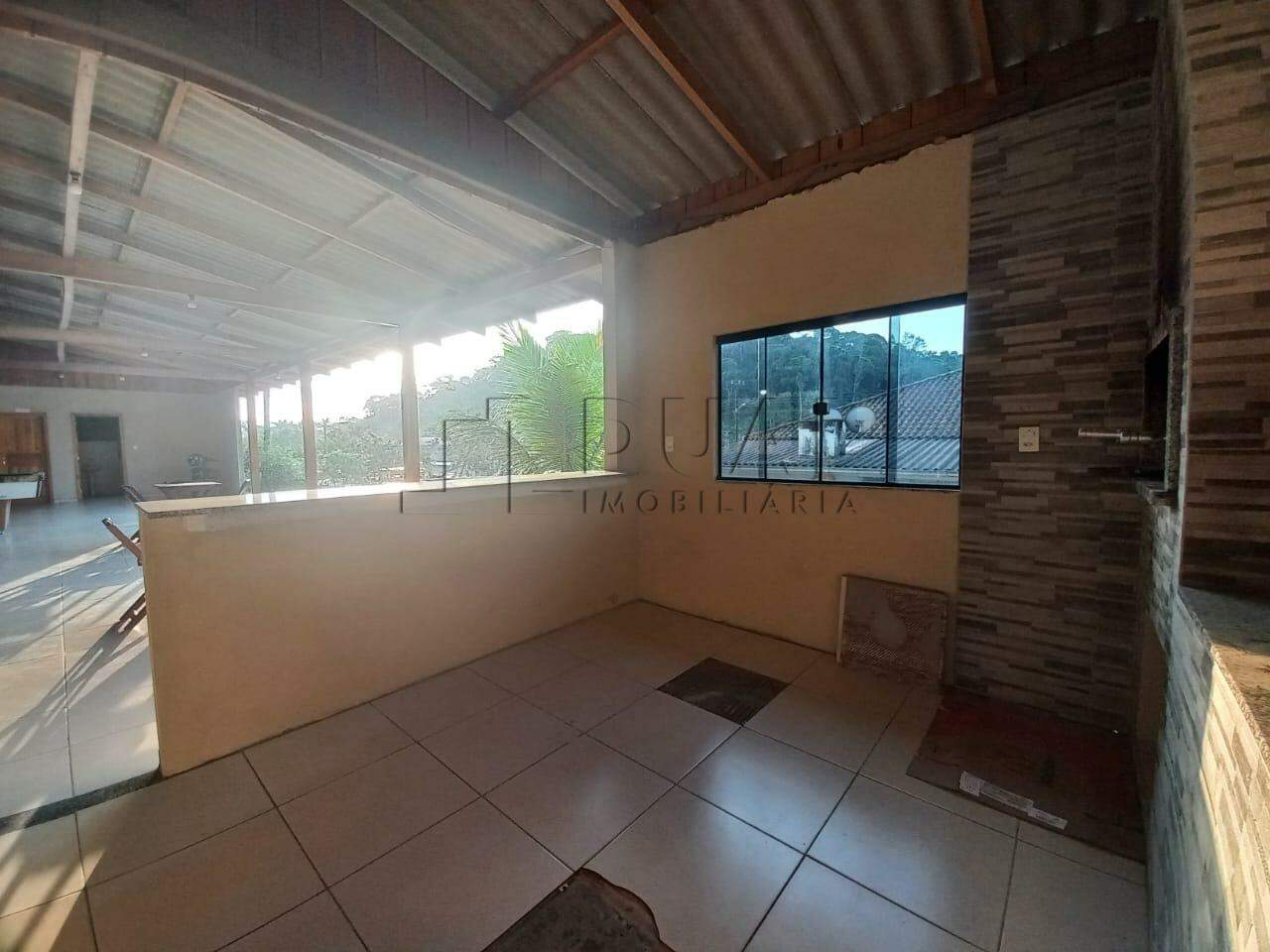 Imagem Casa com area comercial para bar com terreno de 6.020 m² no bairro Guamiranga em Guaramirim