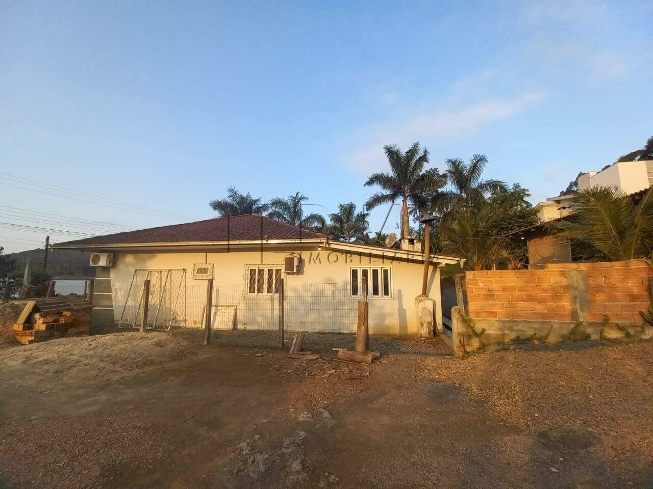 Imagem Casa com area comercial para bar com terreno de 6.020 m² no bairro Guamiranga em Guaramirim