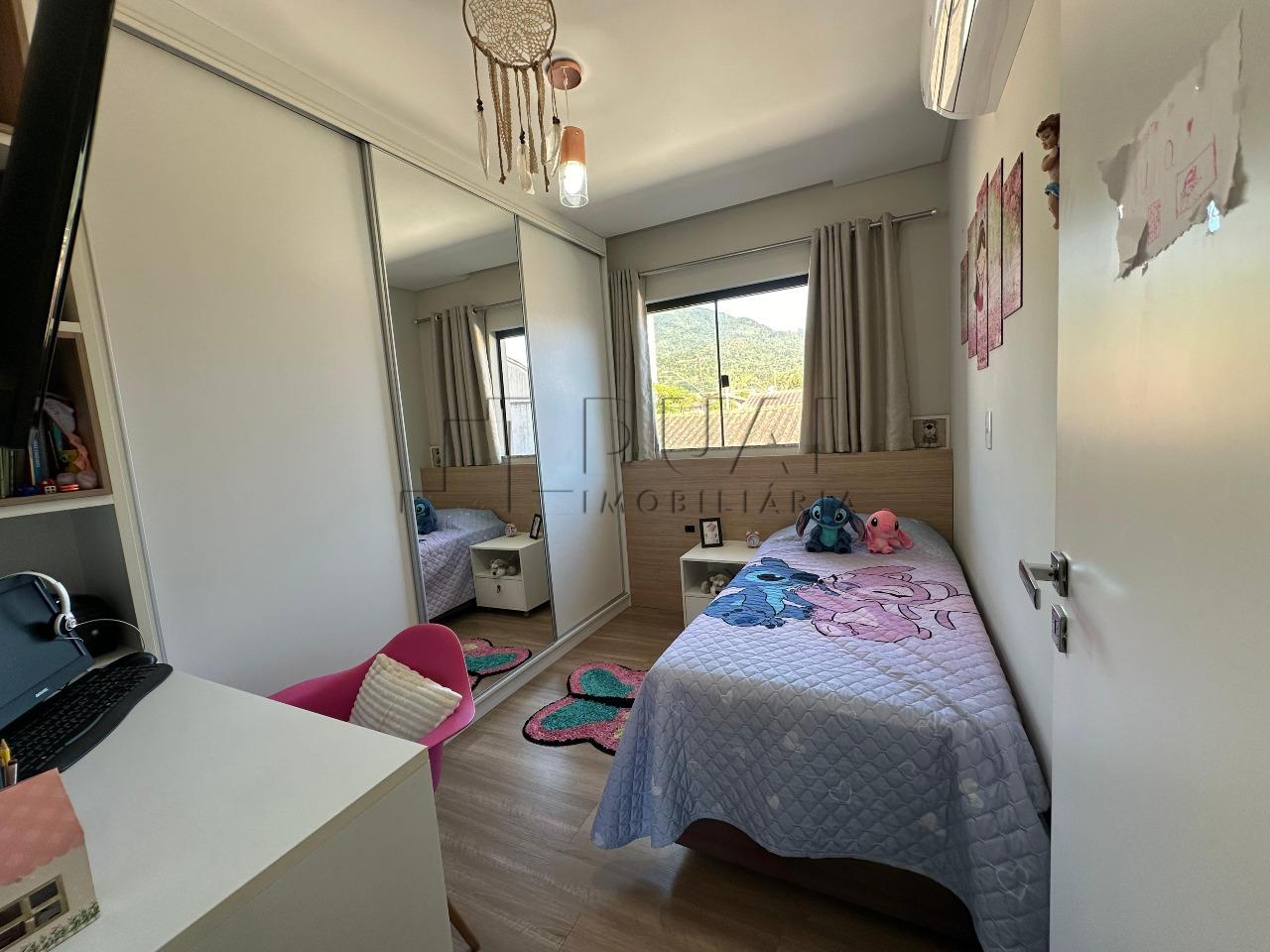 Imagem Geminado mobiliado no bairro Vila Baependi em Jaraguá do Sul