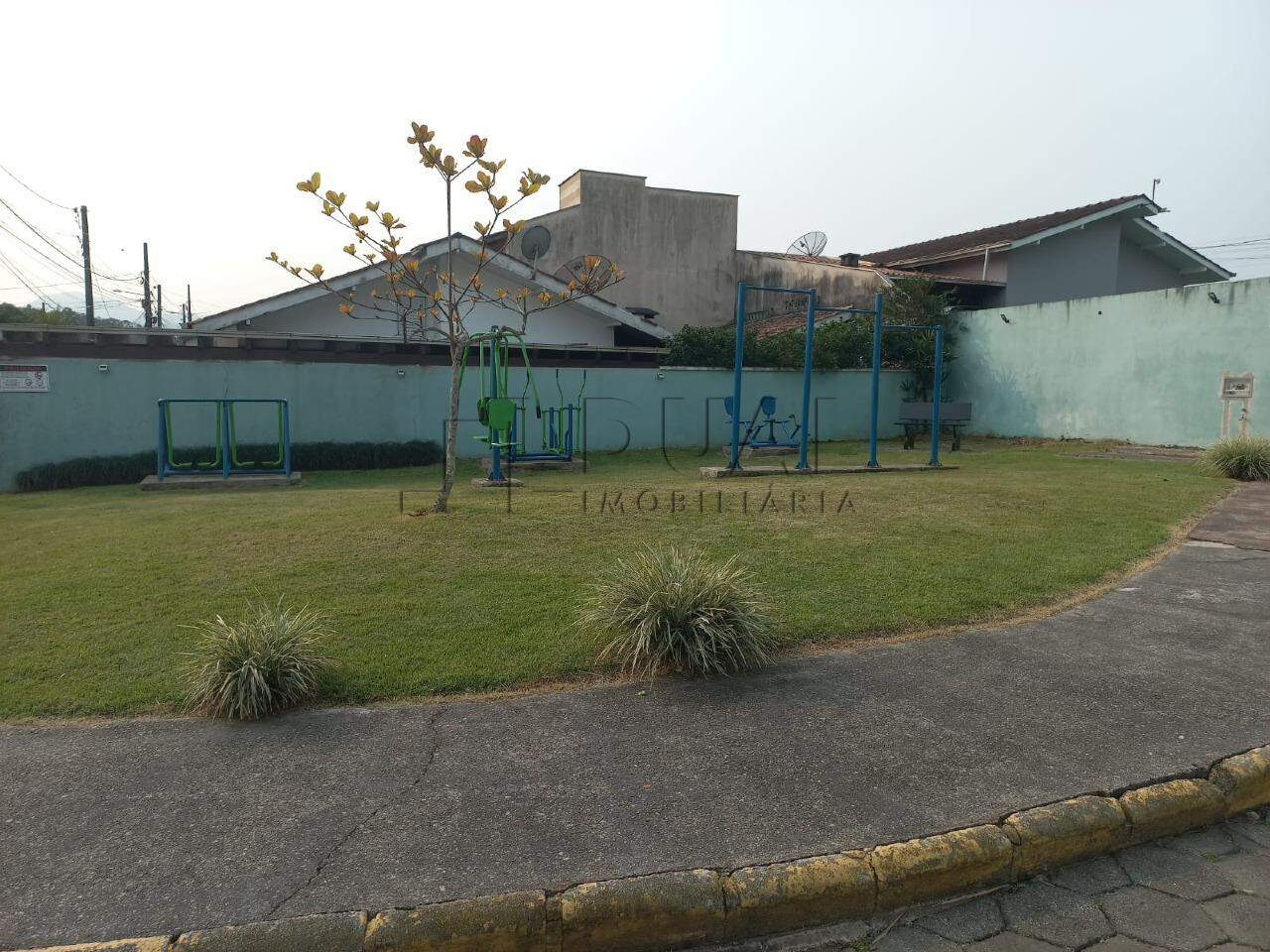 Imagem Geminado térreo em condomínio fechado Jardim das Flores no bairro Estrada Nova