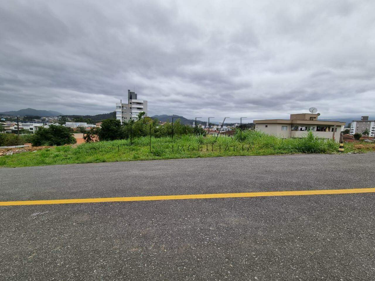 Imagem Terreno em localização privilegiada com 325,54m² no bairro Amizade