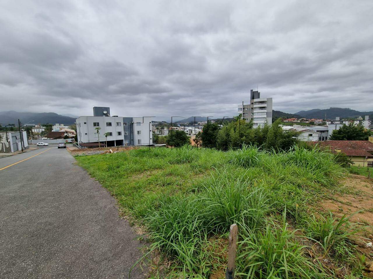 Terreno em localização privilegiada com 325,54m² no bairro Amizade