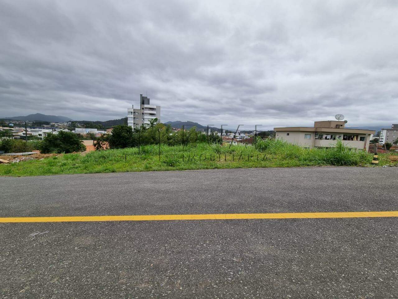 Imagem Terreno em localização privilegiada com 325,54m² no bairro Amizade