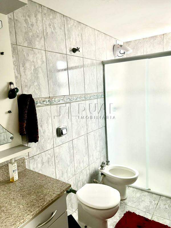 Imagem Apartamento com 122,50m² semimobiliado à venda no bairro Centro