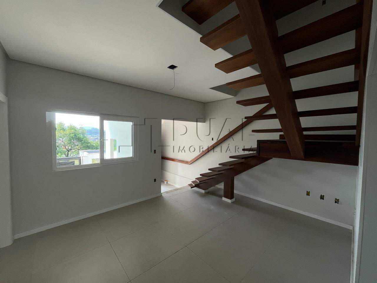 Imagem Geminado com 248,00m² à venda no bairro Barra do Rio Cerro em Jaraguá do Sul.