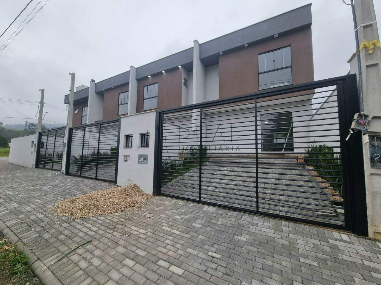 Imagem Geminado sobrado no bairro João Pessoa em Jaraguá do Sul com 2 suítes + Office