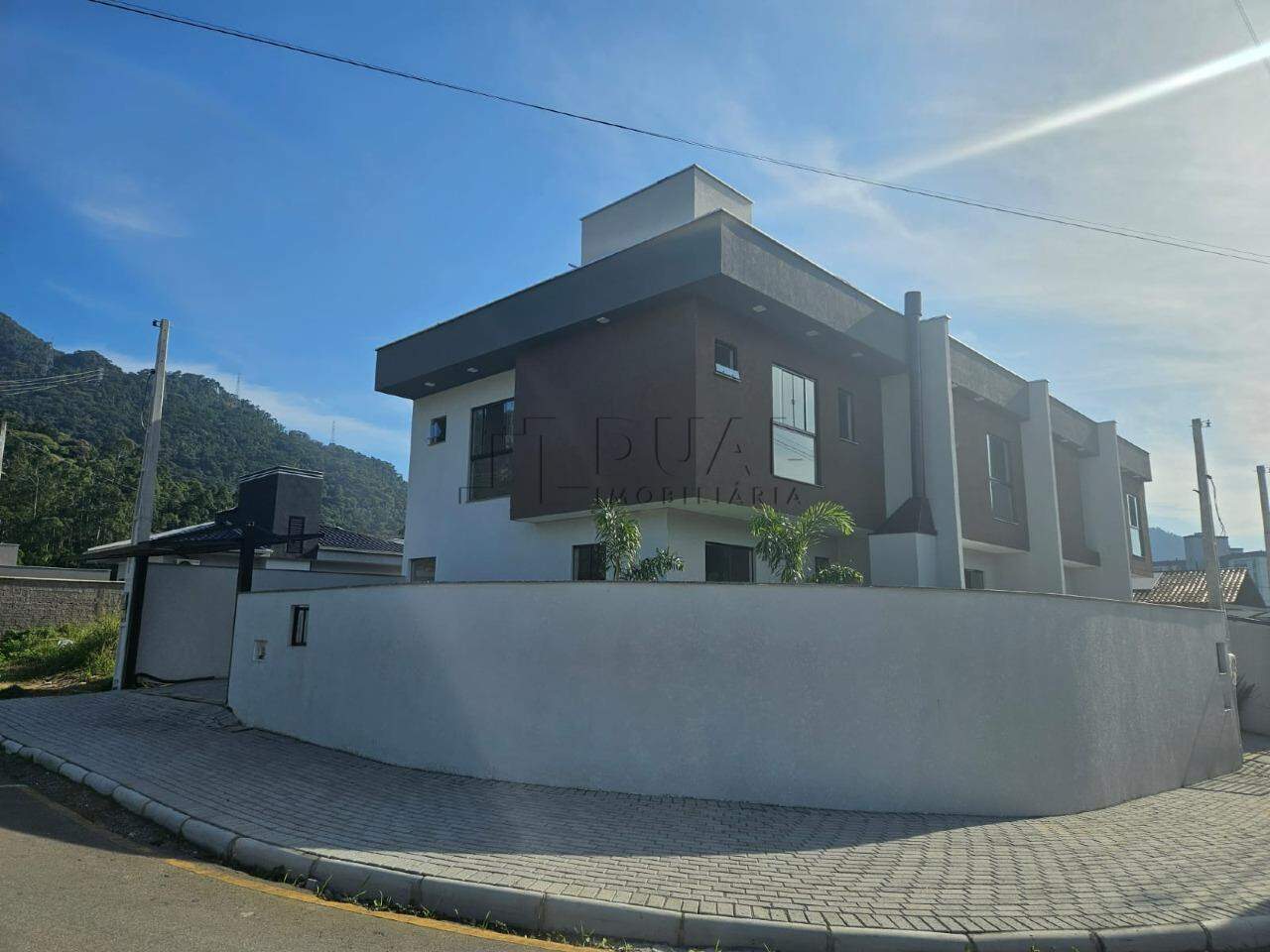 Imagem Geminado sobrado no bairro João Pessoa em Jaraguá do Sul com 2 suítes + Office