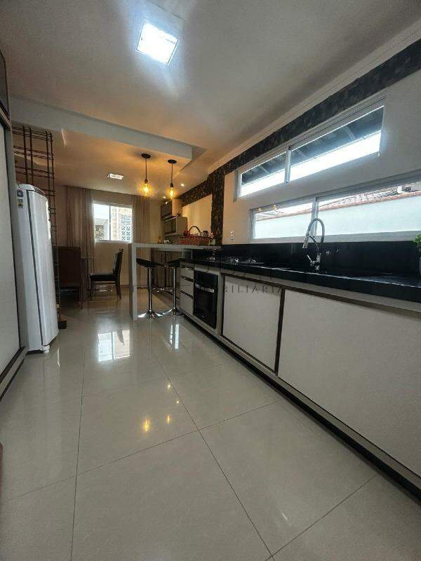 Imagem Casa com 143,35m² semimobiliada à venda no bairro Amizade em Jaraguá do Sul