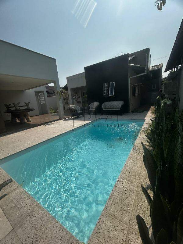 Imagem principal Casa com 143,35m² semimobiliada à venda no bairro Amizade em Jaraguá do Sul