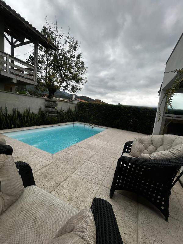 Imagem Casa com 143,35m² semimobiliada à venda no bairro Amizade em Jaraguá do Sul