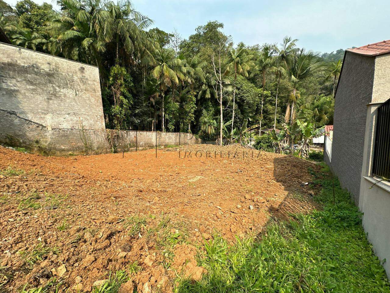 Terreno com 701,25m² e casa no bairro Vila Nova em Jaraguá do Sul