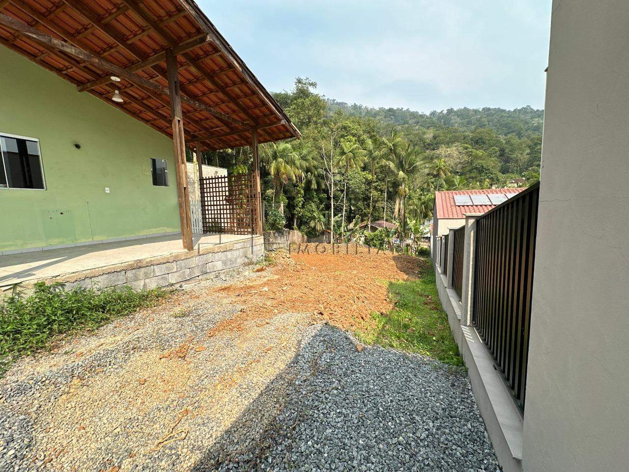 Imagem Terreno com 701,25m² e casa no bairro Vila Nova em Jaraguá do Sul