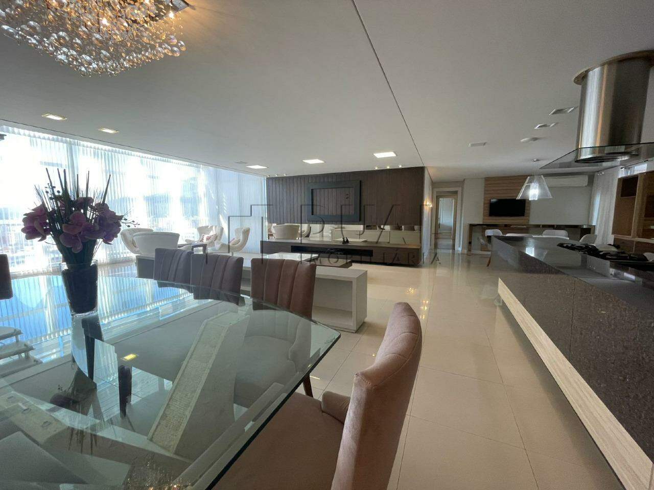 Imagem Apartamento à venda, 3 quartos, 3 suítes, 6 vagas, Centro - Jaraguá do Sul/SC