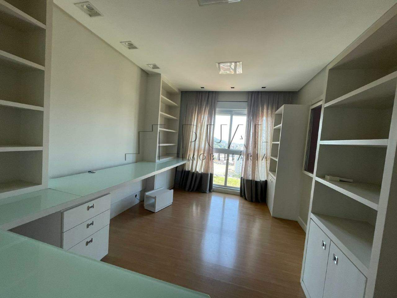 Imagem Apartamento à venda, 3 quartos, 3 suítes, 6 vagas, Centro - Jaraguá do Sul/SC