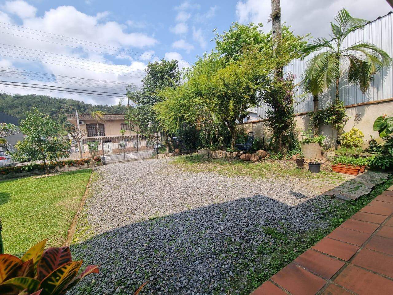 Imagem Casa com 137,86m² e terreno com 498m² à venda no bairro Vila Nova em Jaraguá do Sul