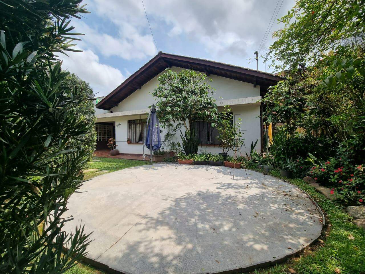 Imagem Casa com 137,86m² e terreno com 498m² à venda no bairro Vila Nova em Jaraguá do Sul