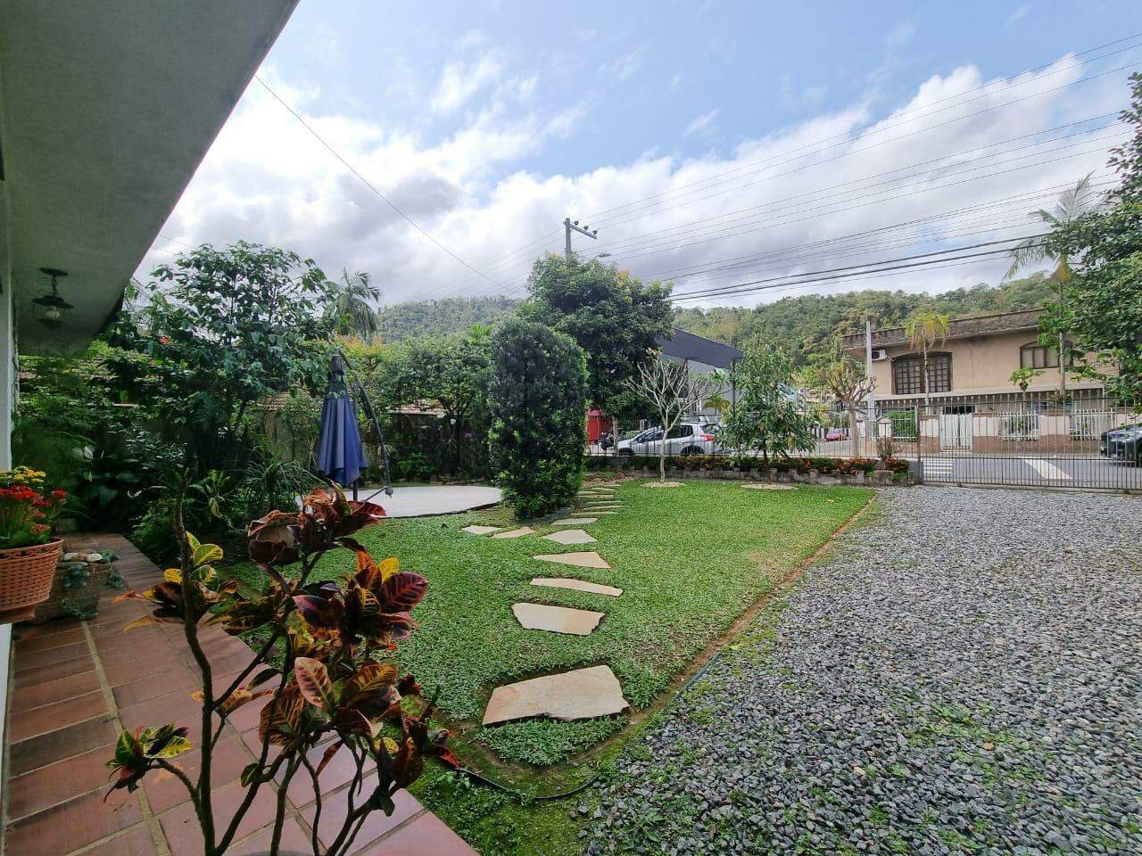 Imagem Casa com 137,86m² e terreno com 498m² à venda no bairro Vila Nova em Jaraguá do Sul