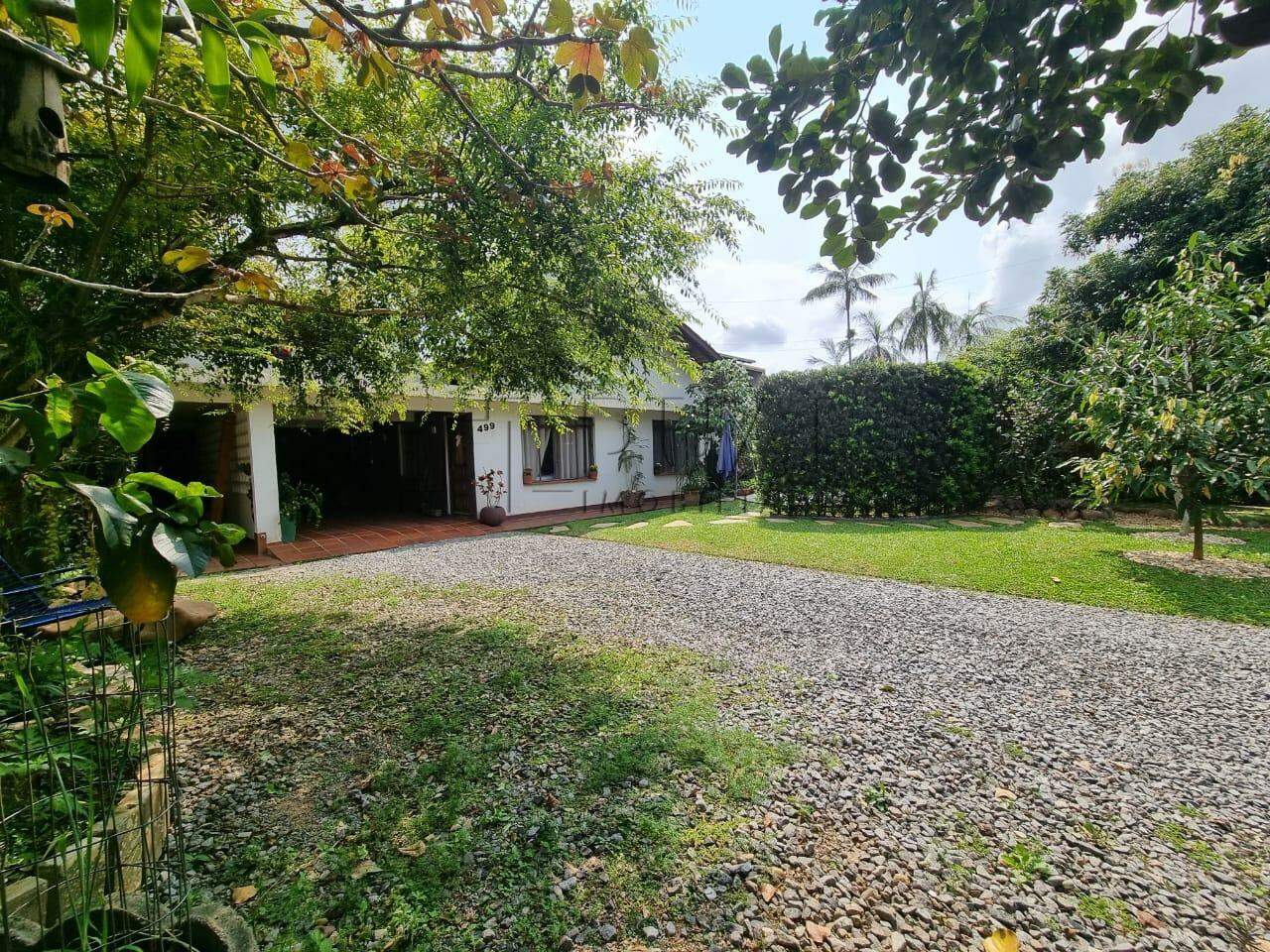 Imagem Casa com 137,86m² e terreno com 498m² à venda no bairro Vila Nova em Jaraguá do Sul