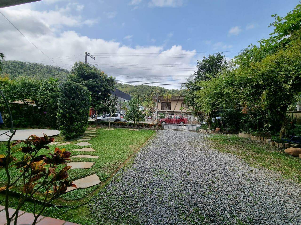 Imagem Casa com 137,86m² e terreno com 498m² à venda no bairro Vila Nova em Jaraguá do Sul