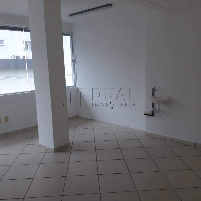 Imagem Sala Comercial com mezanino com 55,98m² no Centro de Jaraguá do Sul