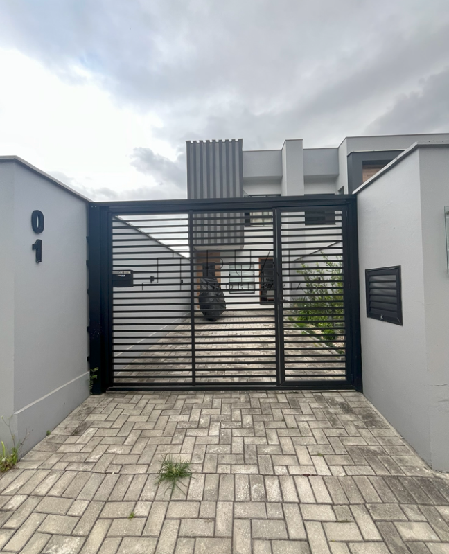 Imagem Sobrado geminado em rua sem saída no Loteamento Montreal em Jaraguá do Sul