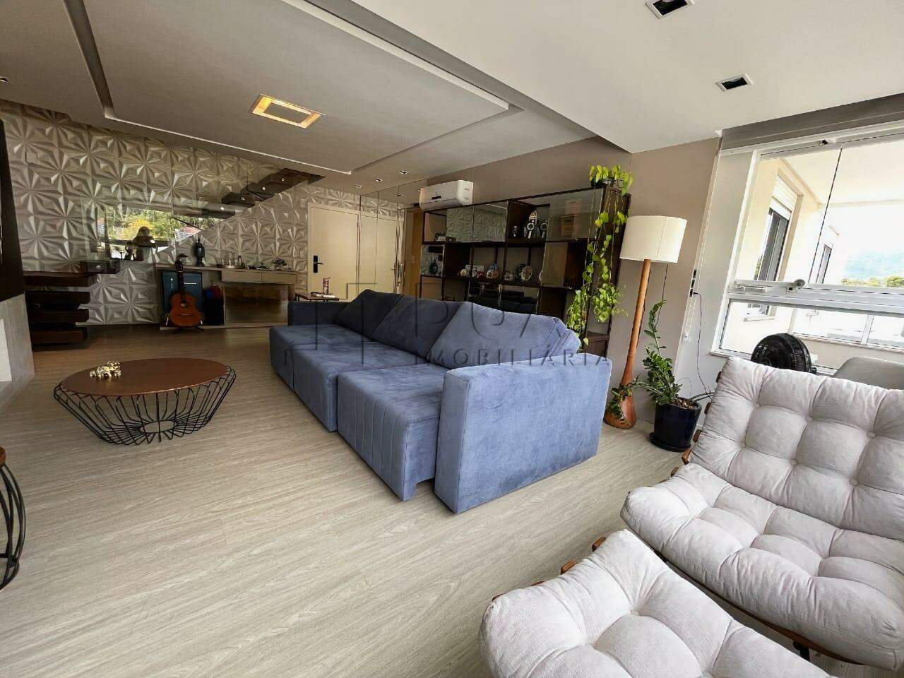 Imagem Cobertura com 202,31m² mobiliada à venda no bairro Vila Nova em Jaraguá do Sul